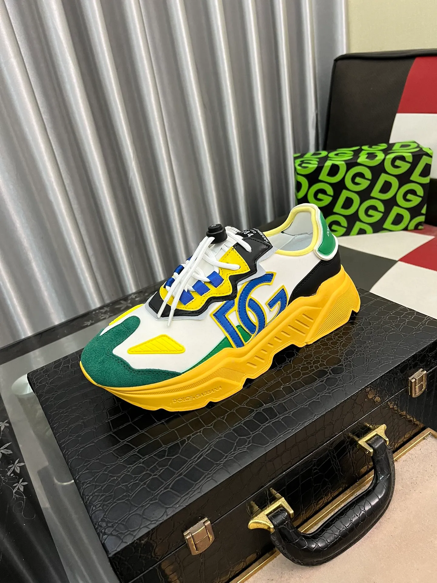 Men's shoes 💰480⌚️⌚️ (DG-) The latest popular 🔥🔥casual shoes, with brand signature details on the tongue and imported cowhide fabric, fashionable and versatile, can add luster to various looks. Create an exquisite design with unique dynamic vitality and modern atmosphere, showing modern elegance. size：38-46